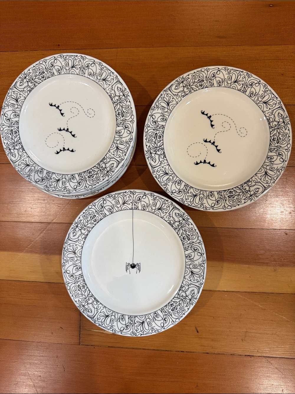 12 7” Tag Halloween plates